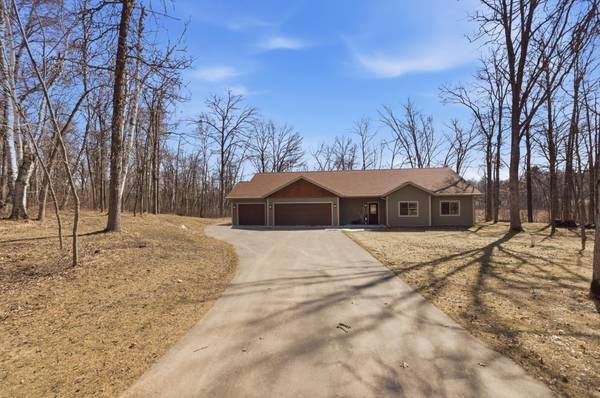 8393 Flower TRL, Breezy Point, MN 56472