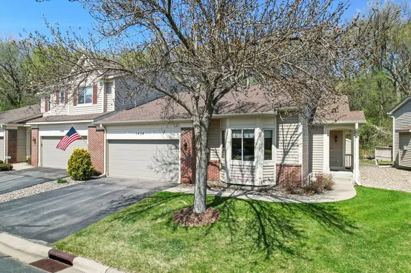 1454 Summit Shores DR, Burnsville, MN 55306