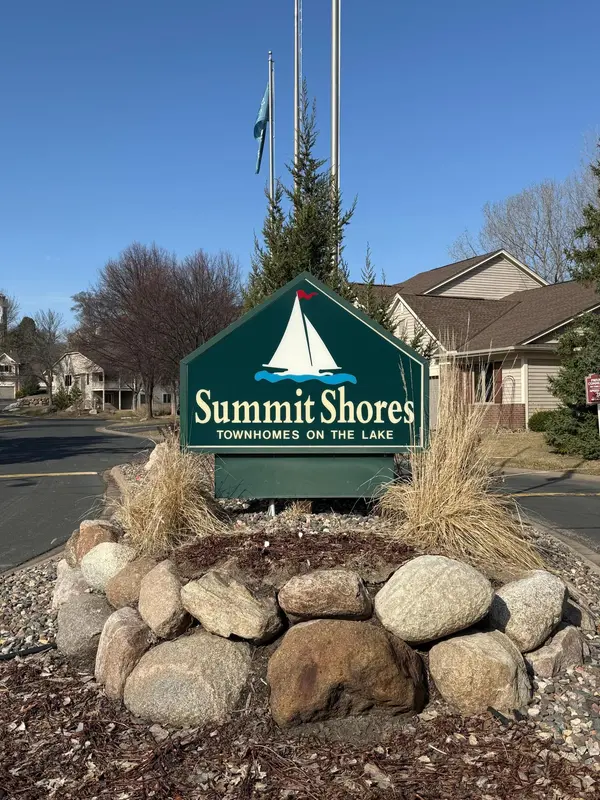 1454 Summit Shores DR, Burnsville, MN 55306