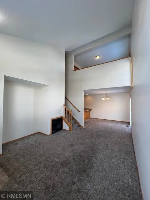 301 Roosevelt ST S ##E, Cambridge, MN 55008