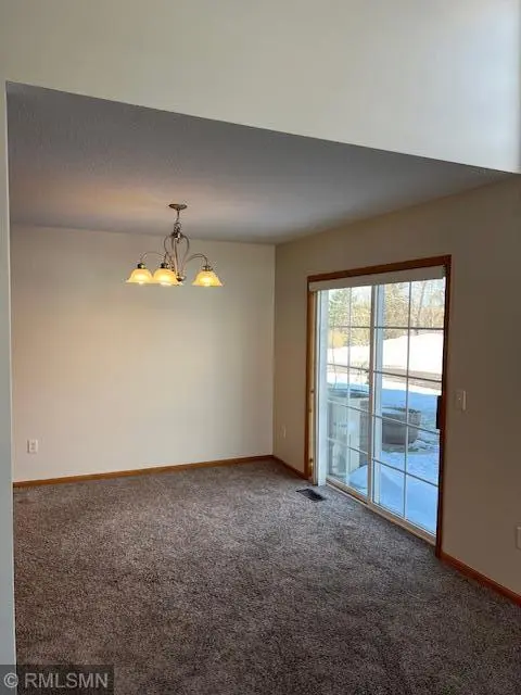 301 Roosevelt ST S ##E, Cambridge, MN 55008