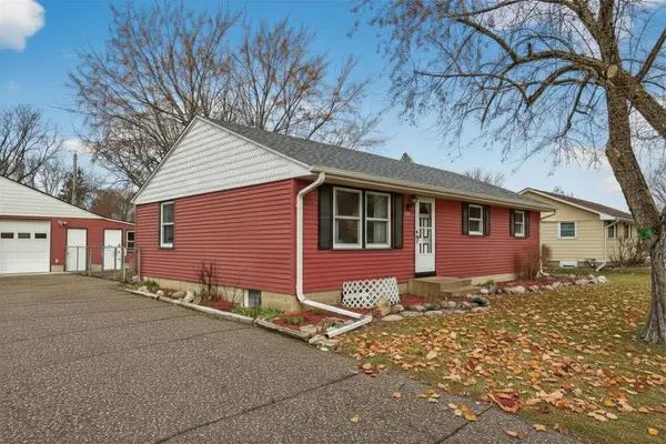 9447 Pilgrim LN N, Maple Grove, MN 55369