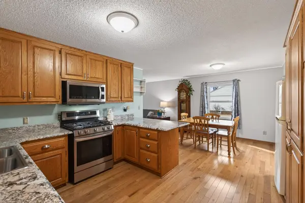 9447 Pilgrim LN N, Maple Grove, MN 55369