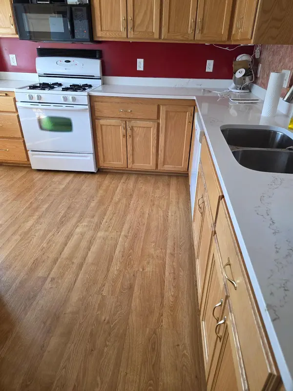 820 Shady Ridge LN, Braham, MN 55006