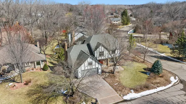5500 Yorktown LN N, Plymouth, MN 55442