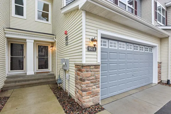 9514 Roosevelt DR, Chanhassen, MN 55317