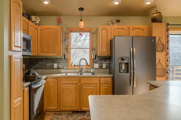 220 Cole CT, Mankato, MN 56001