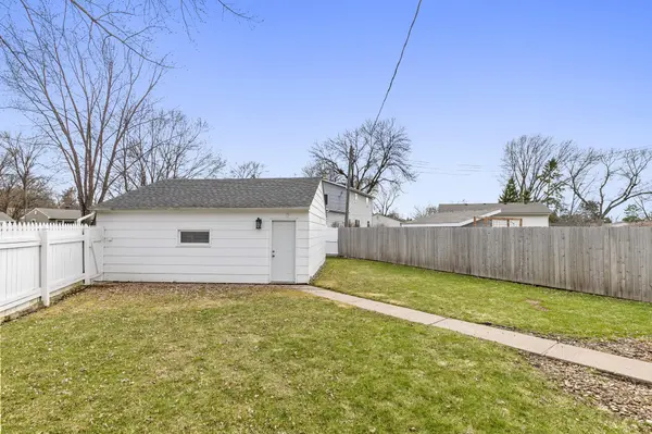 1948 Lakeaires BLVD, White Bear Lake, MN 55110