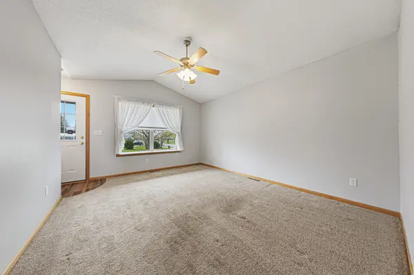 513 Bunker DR, Northfield, MN 55057