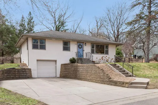 770 Parker AVE, Roseville, MN 55113