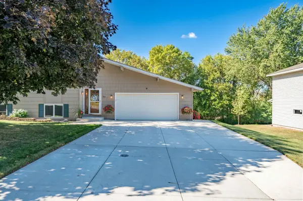 712 W Circle DR, Montgomery, MN 56069