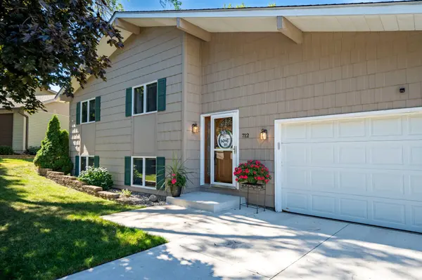 712 W Circle DR, Montgomery, MN 56069