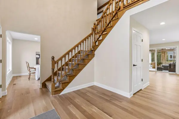 2107 Windsong CIR, Minnetonka, MN 55391
