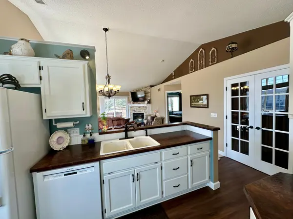 7063 Dupre RD, Centerville, MN 55038