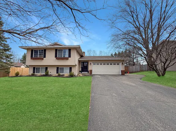 14223 E 143rd LN, Burnsville, MN 55337