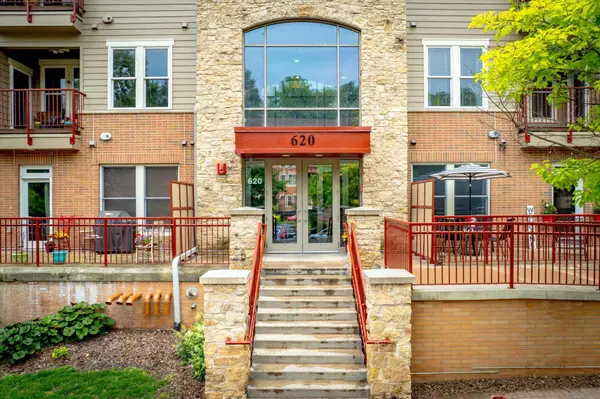 620 Main ST N #124, Stillwater, MN 55082