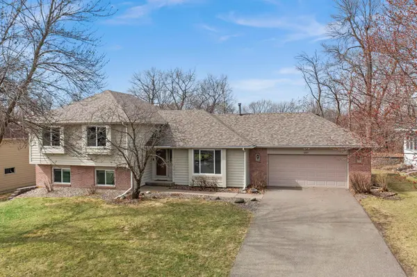 6667 Kingsview LN N,  Maple Grove,  MN 55311