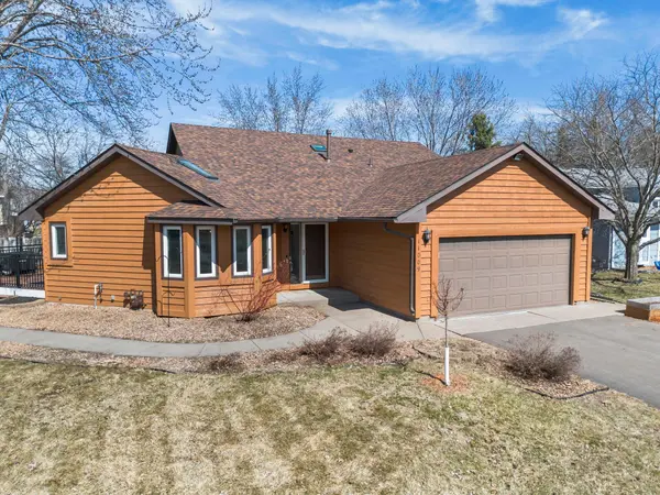 11009 Rhode Island CIR N, Champlin, MN 55316