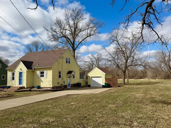 1402 S Broadway AVE, Albert Lea, MN 56007