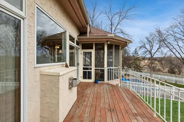 7307 Bush Lake DR, Bloomington, MN 55438