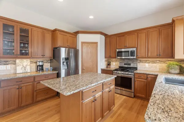 14955 Credit View DR, Savage, MN 55378