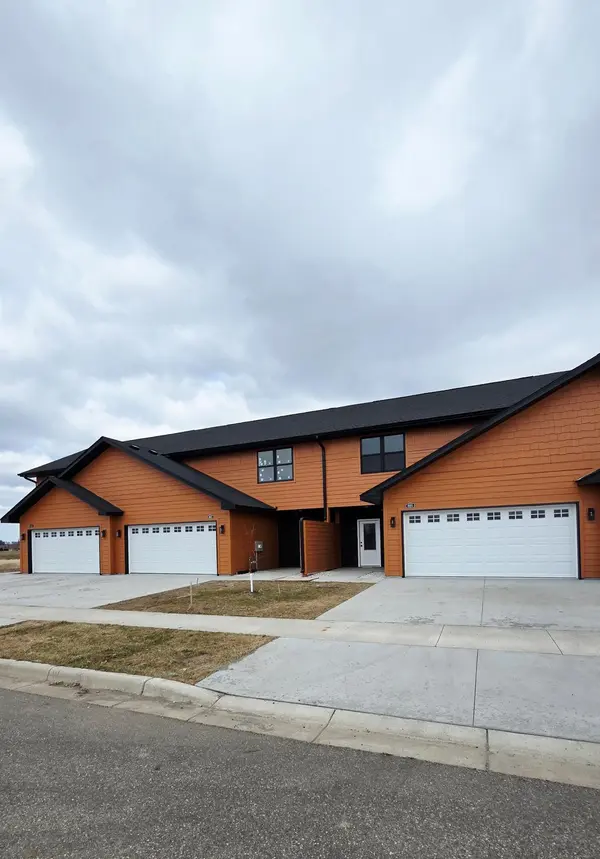 805 Viburnum ST, Belle Plaine, MN 56011