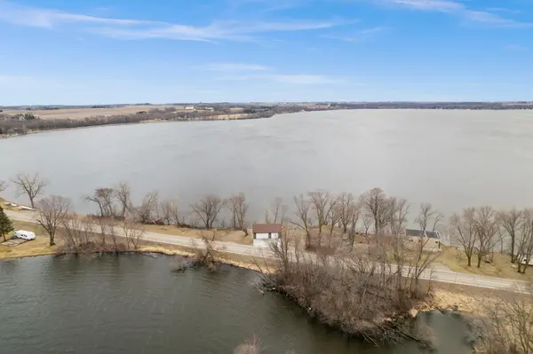 3990 Cannon Lake TRL, Faribault, MN 55021
