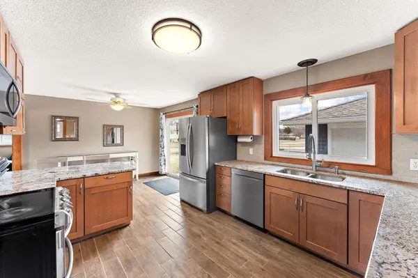 7077 Delaney AVE, Inver Grove Heights, MN 55076