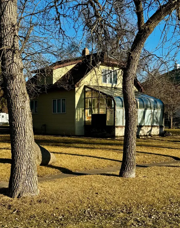 205 Wilcox AVE N,  Buffalo,  ND 58011