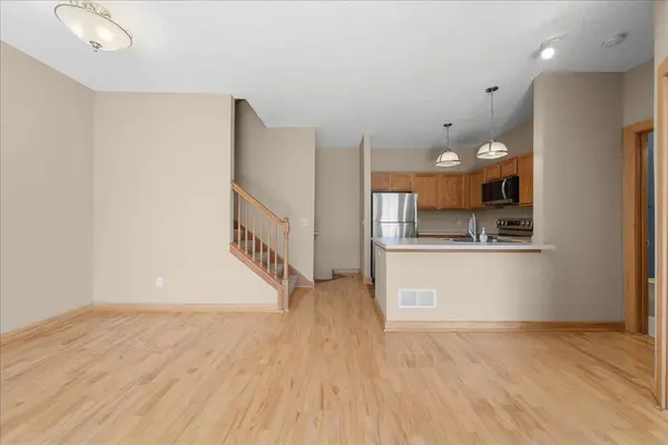 8624 Savanna Oaks #H, Woodbury, MN 55125