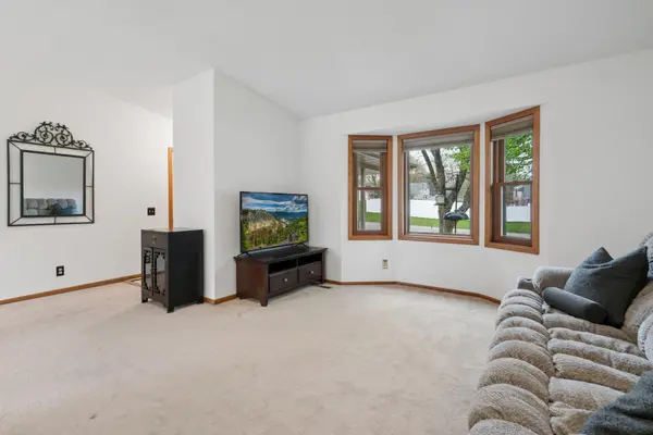 2118 Hale AVE N, Oakdale, MN 55128