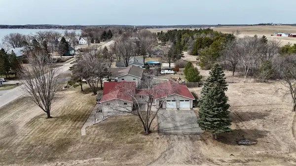 622 N Shore DR, Battle Lake, MN 56515