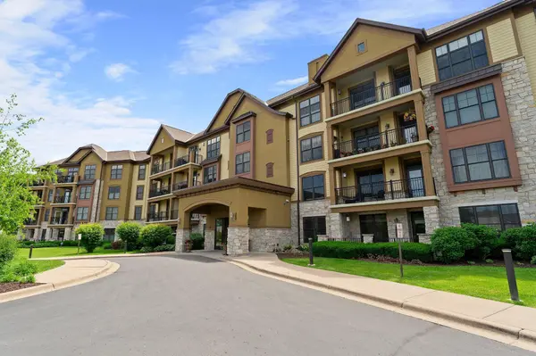 1320 Riverside LN #112, Mendota Heights, MN 55118