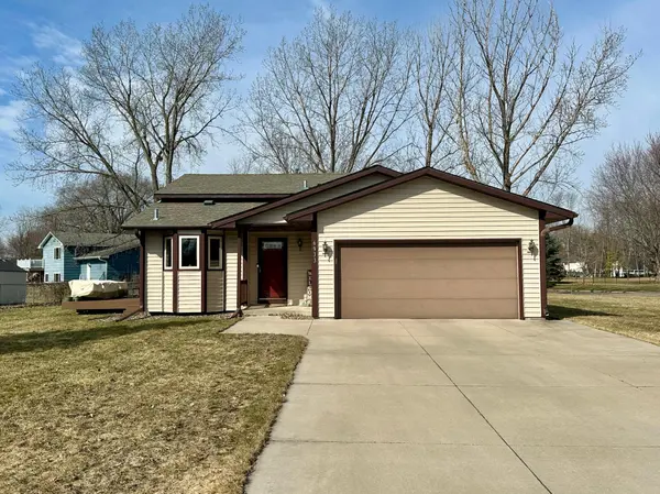 6933 Sumac CT, Centerville, MN 55038