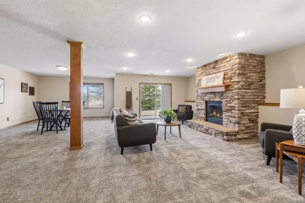 17185 Eagleview DR #209, Farmington, MN 55024