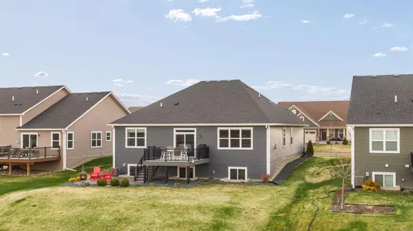 2040 Diamond LN, Lino Lakes, MN 55038