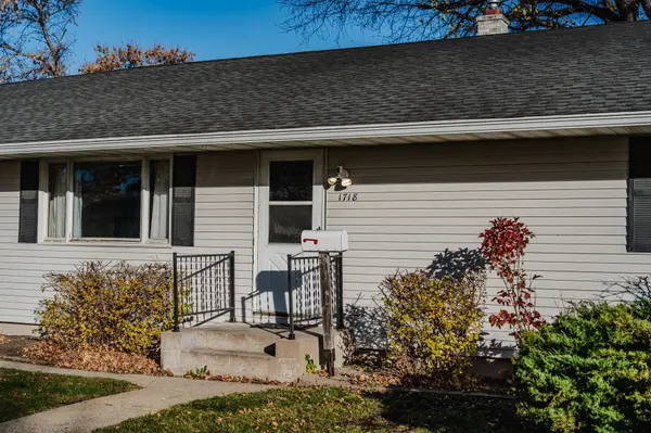 1718 15th ST S, Fargo, ND 58103