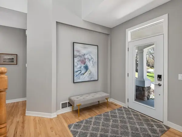 15083 Amur Hill LN, Eden Prairie, MN 55347