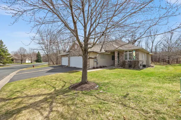 5071 E Oak Point DR, Prior Lake, MN 55372