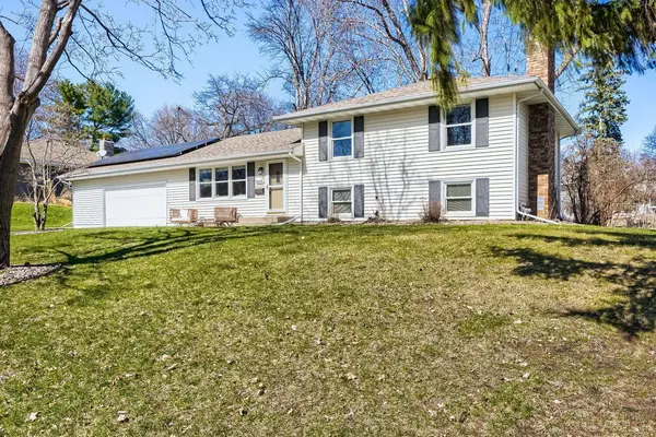 8605 Poplar Bridge Curve, Bloomington, MN 55437