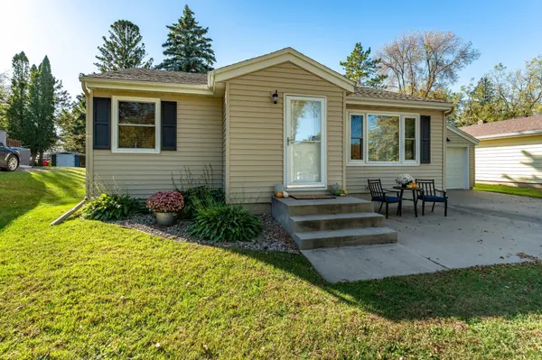 410 E Saint Charles AVE, Fergus Falls, MN 56537