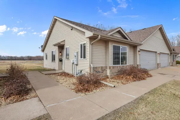 955 Rush Landing CT, Rush City, MN 55069