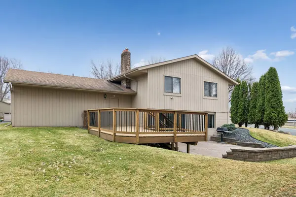 8706 Westwind CIR, Eden Prairie, MN 55344