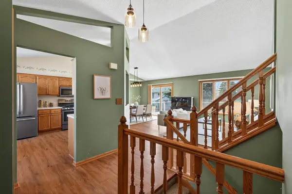 3882 121st CIR NW, Coon Rapids, MN 55433