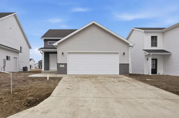 2414 38th AVE S,  Moorhead,  MN 56560
