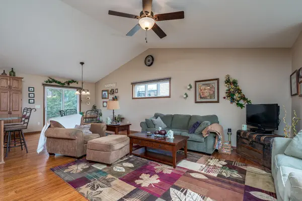 200 Foxfire DR, Mankato, MN 56001