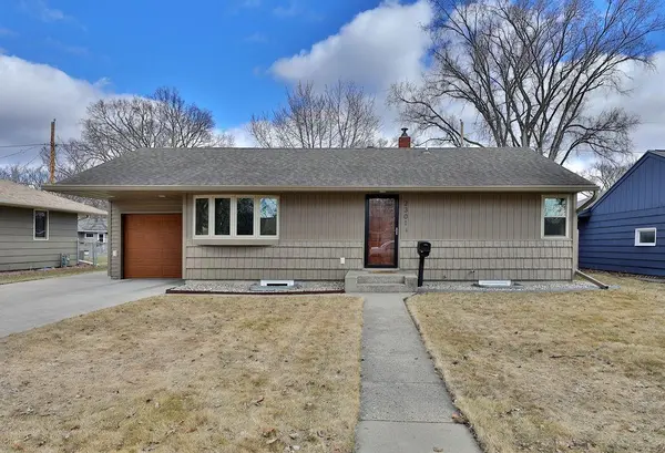 2301 9th ST N, Fargo, ND 58102