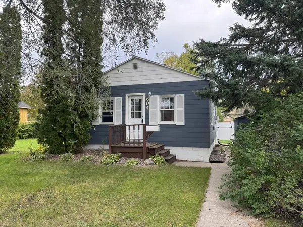 604 9th ST N, Wahpeton, ND 58075