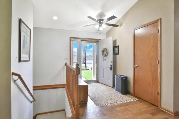 870 Brook LN NE, Owatonna, MN 55060