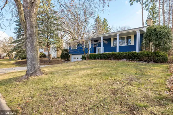 1397 Parkwood DR, Woodbury, MN 55125